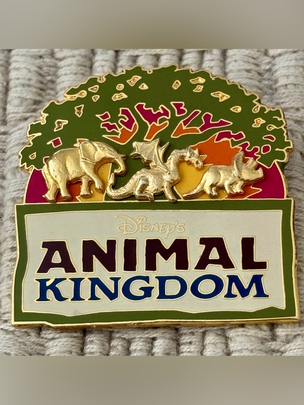 DISNEY 2000 Walt Disney World Animal Kingdom Tree of Life Logo Pin